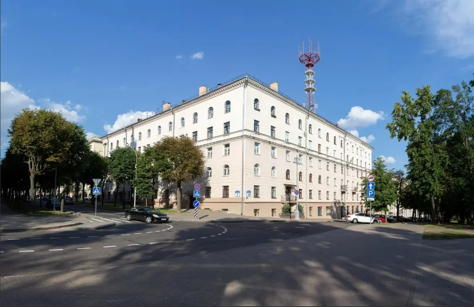 Апартаменты 4-х местные люкс с видом на Свислочь