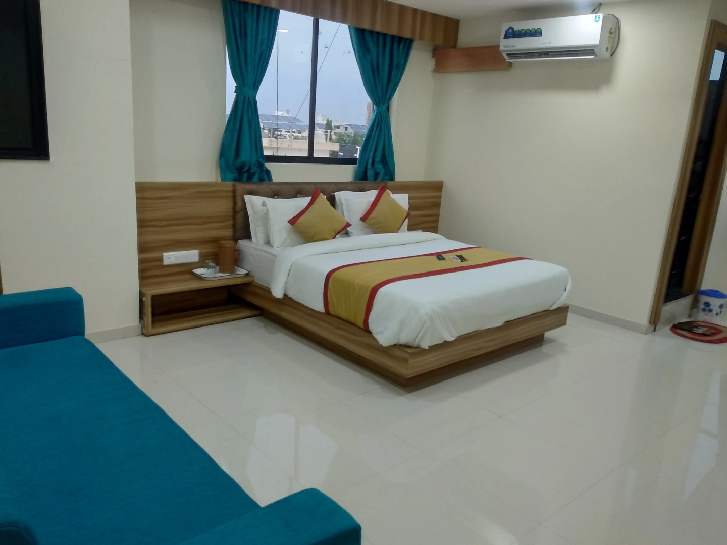 Отель Rest & Ride