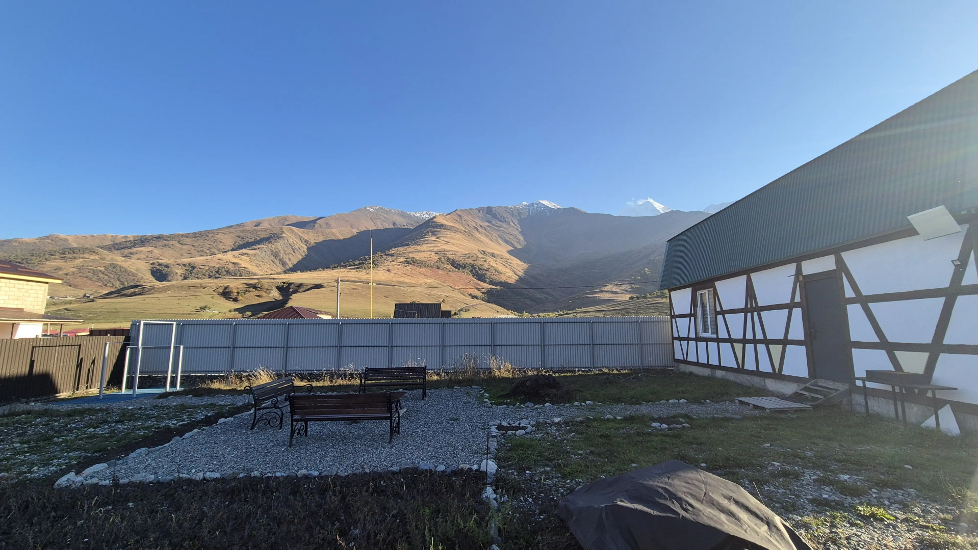 Частный дом с камином в горах