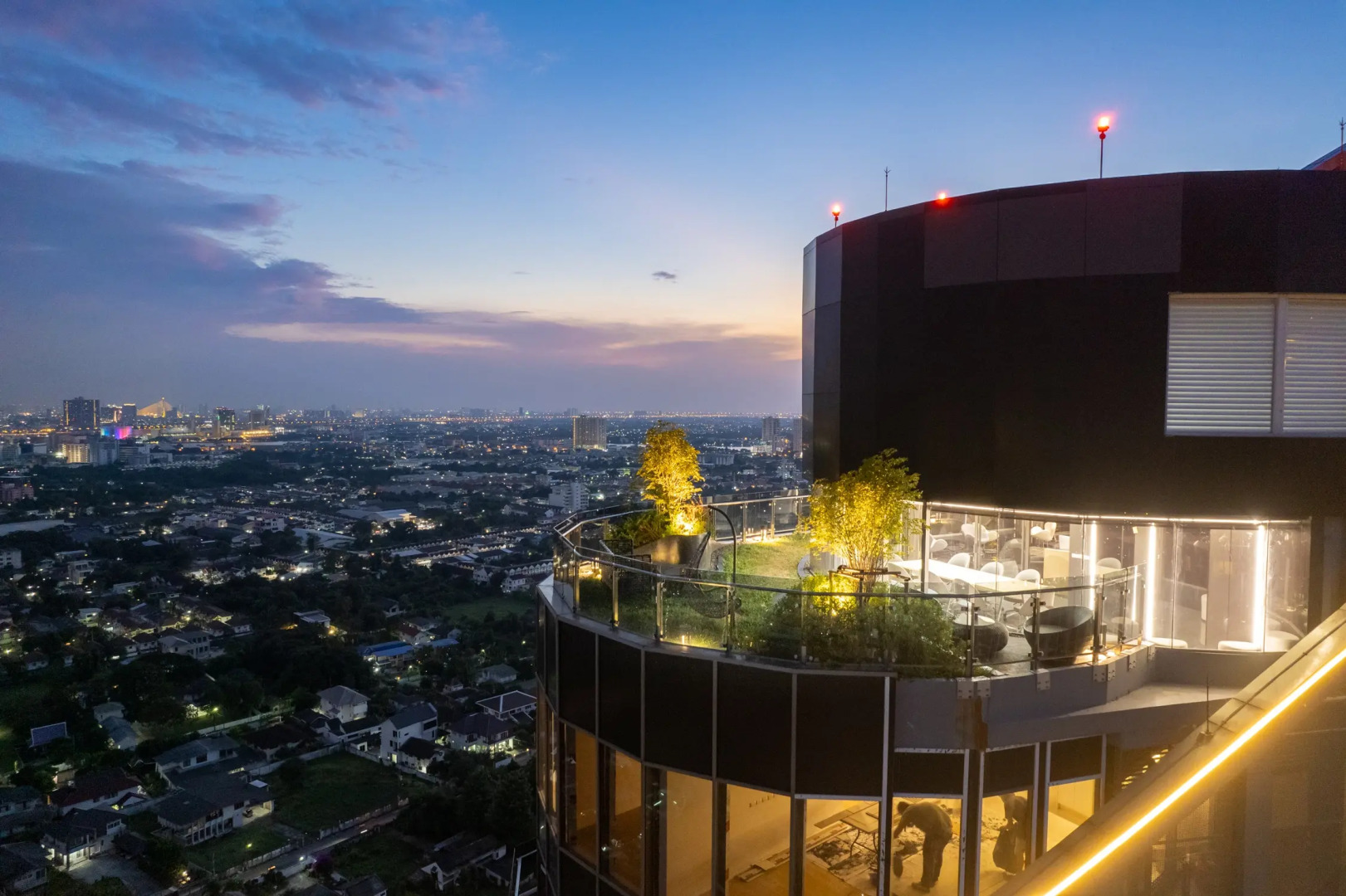 Отель Oakwood Suites Tiwanon Bangkok