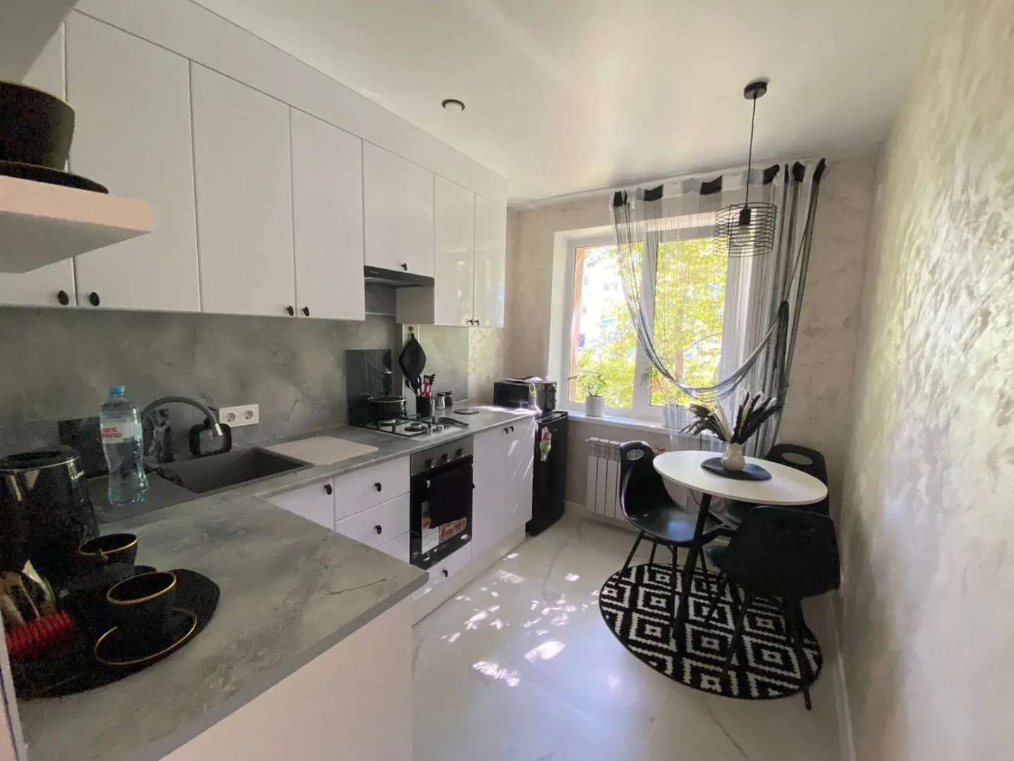 Квартира с замиакулькасами