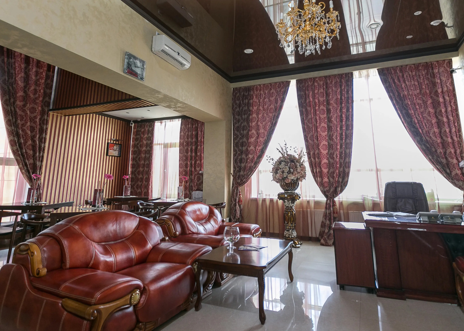 Golden House Отель