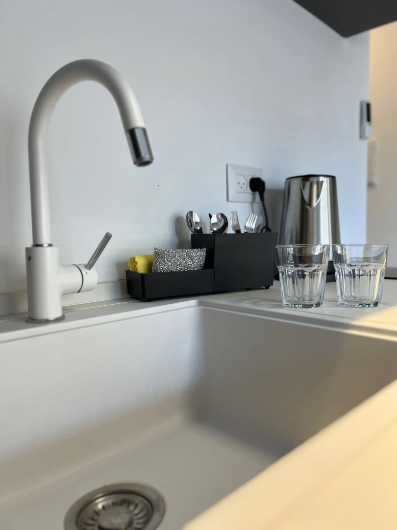 Апартаменты White Door Apartments