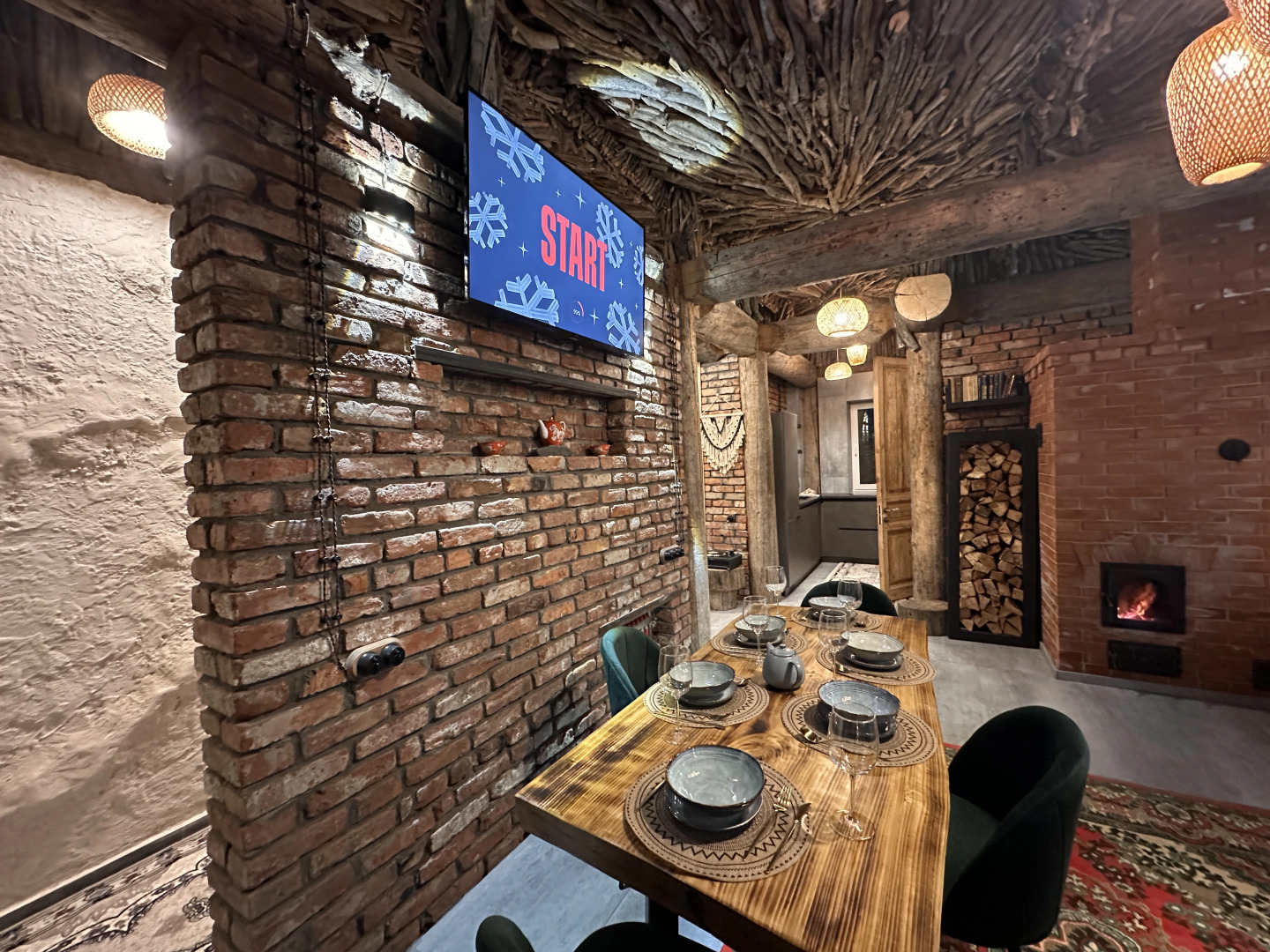 Частный дом гнѣздо с камином и двумя спальнями