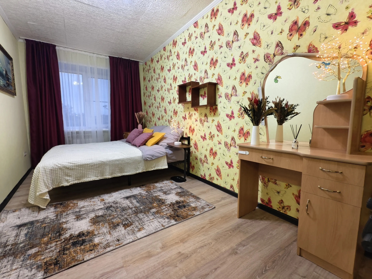 Квартира Уютная Трёхкомнатная в Центре Ул. Лейтенанта Шмидта 2