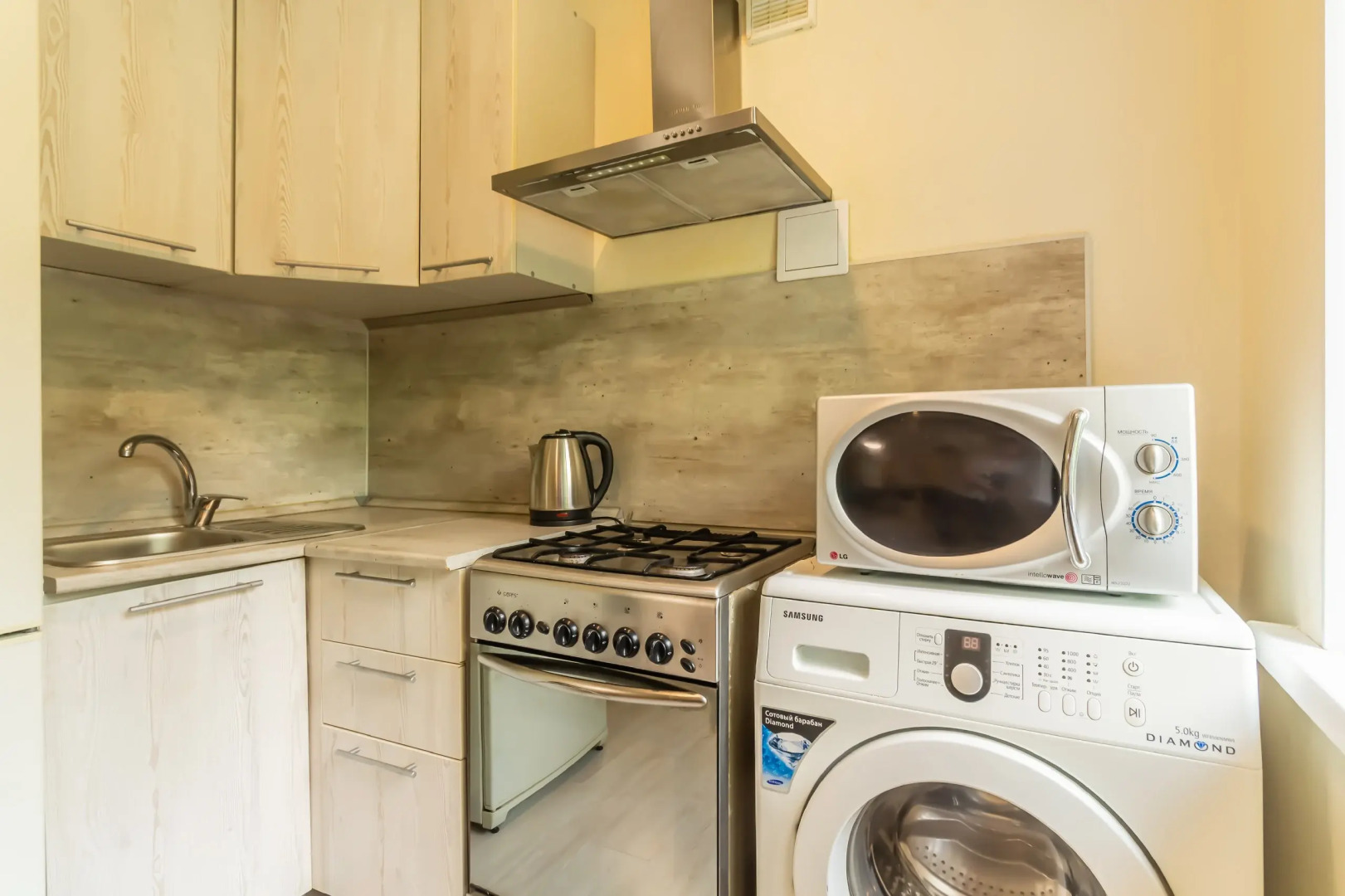 Апартаменты Новиков Дворик на Свердловском проспекте 48