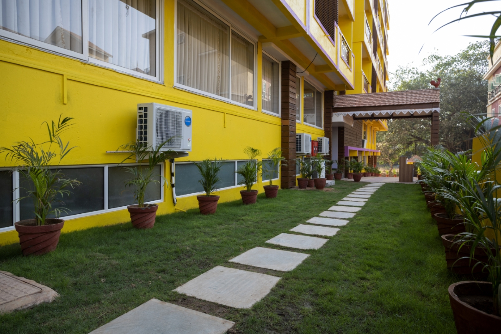 Отель Sairaj Beach resort LLP