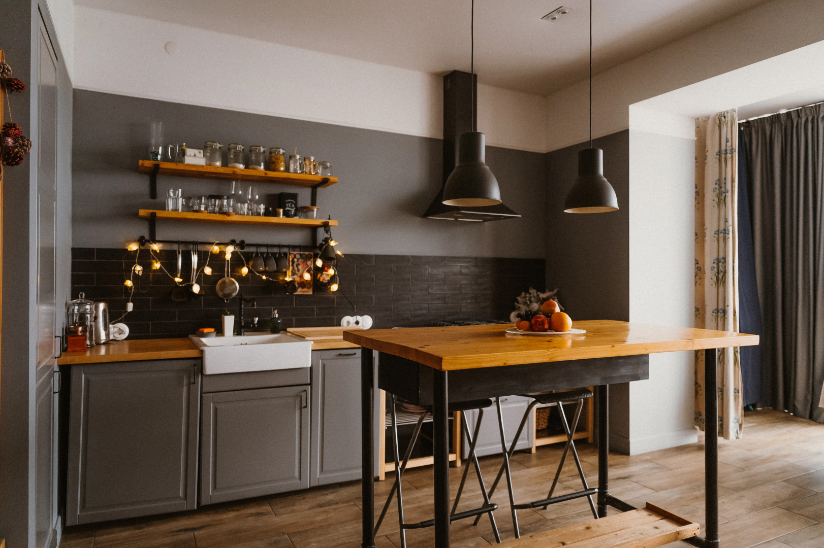 Апартаменты Дизайнерские с Панорамными Окнами