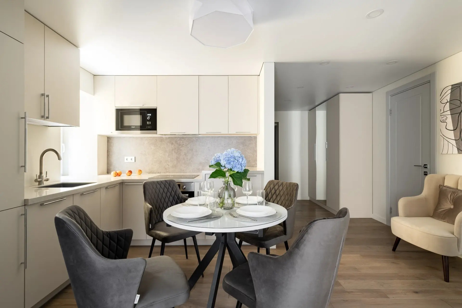 Апартаменты LetYourFlat Opera