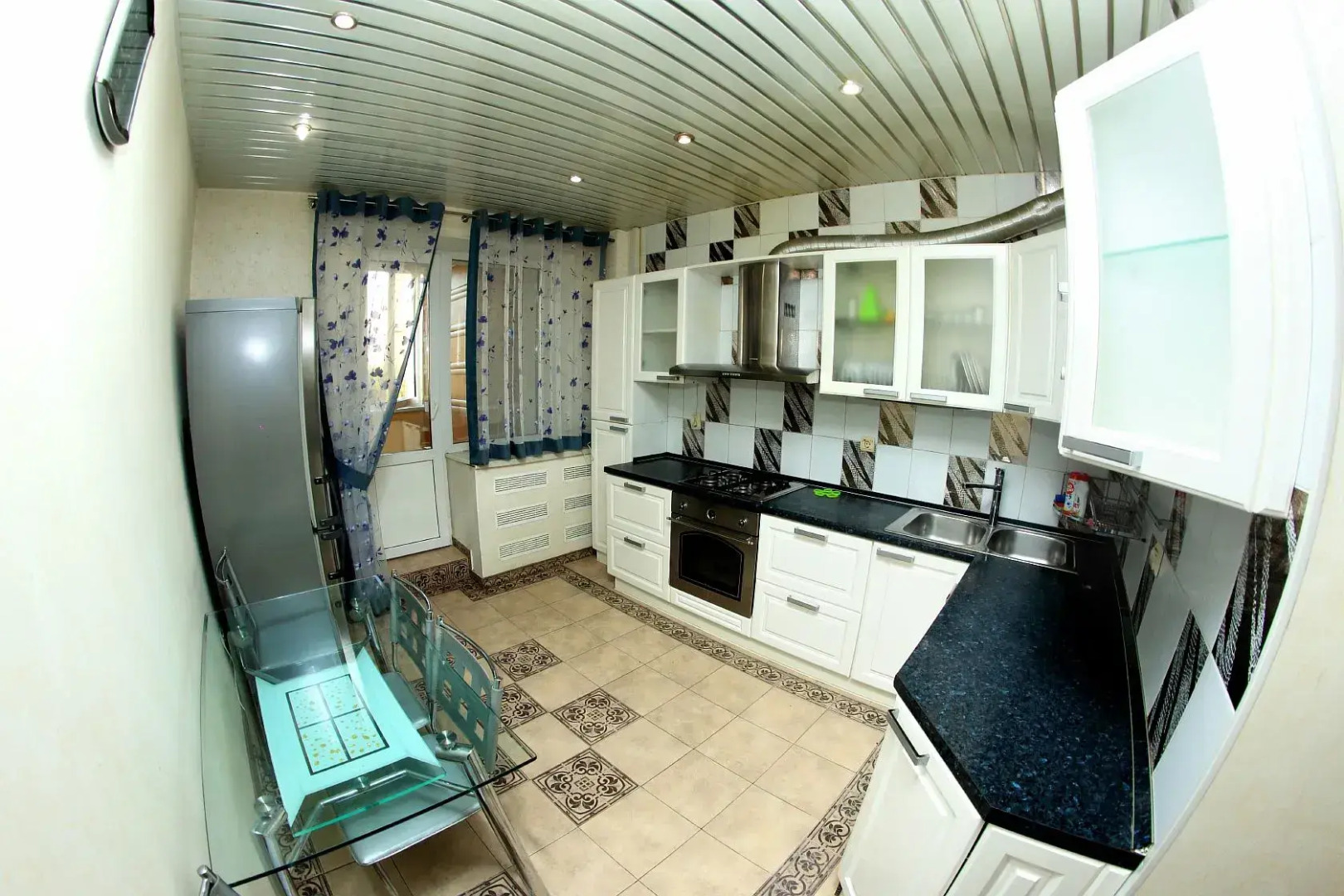 Апартаменты Right Room трехкомнатные на улице Баррикад 8