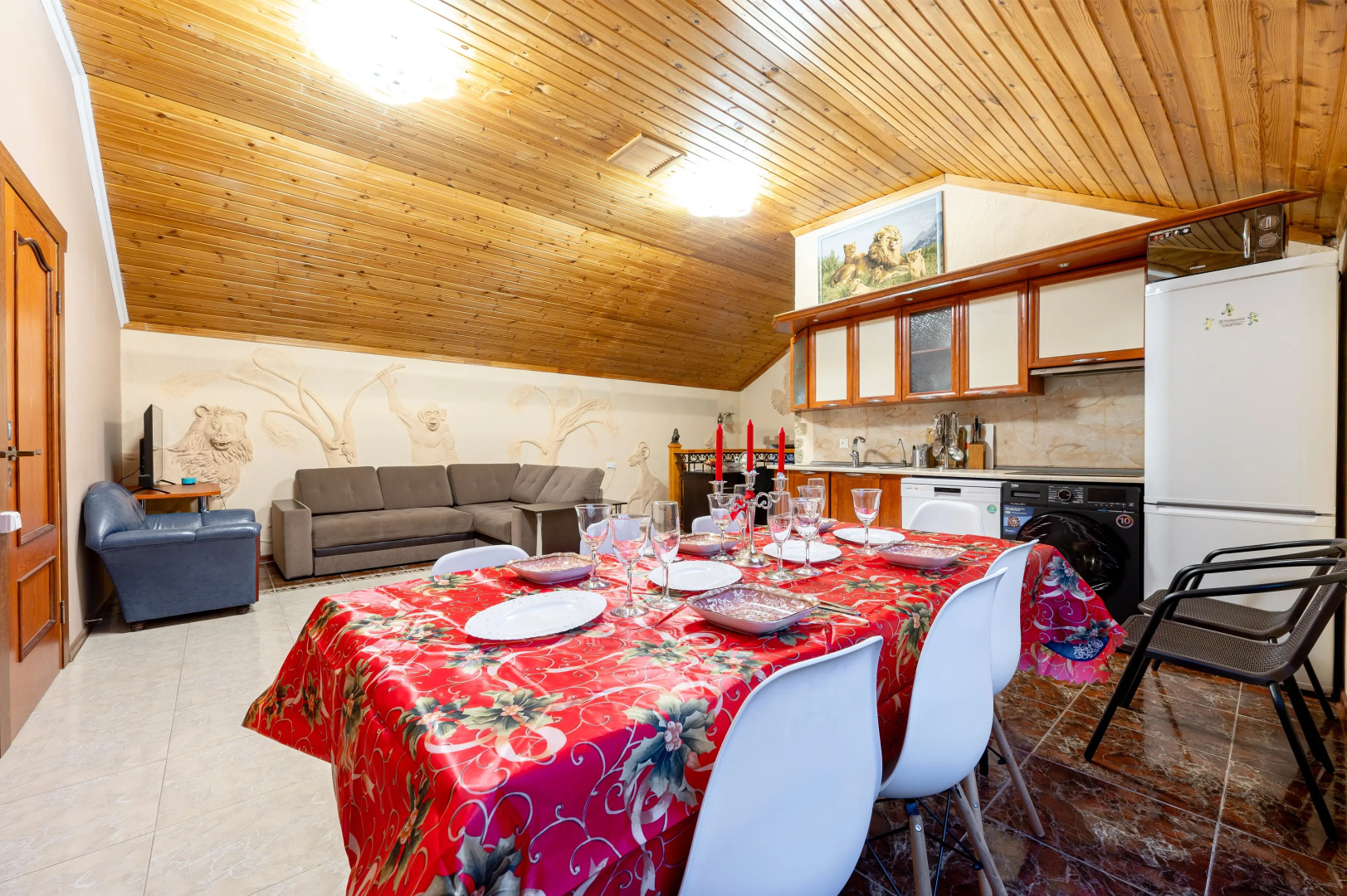 Гостевой дом Уютный с большой беседкой и классной баней