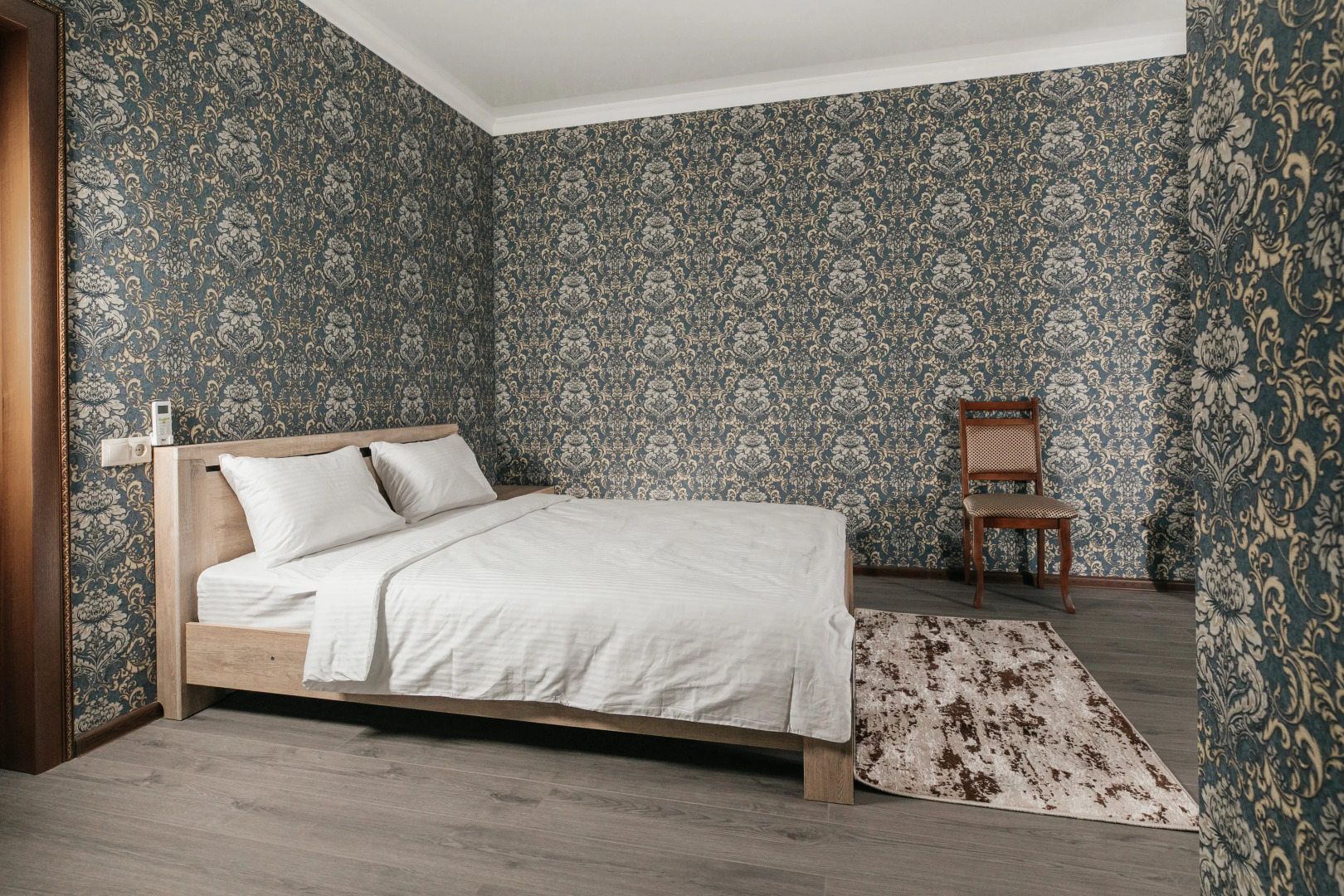 Отель Дизак