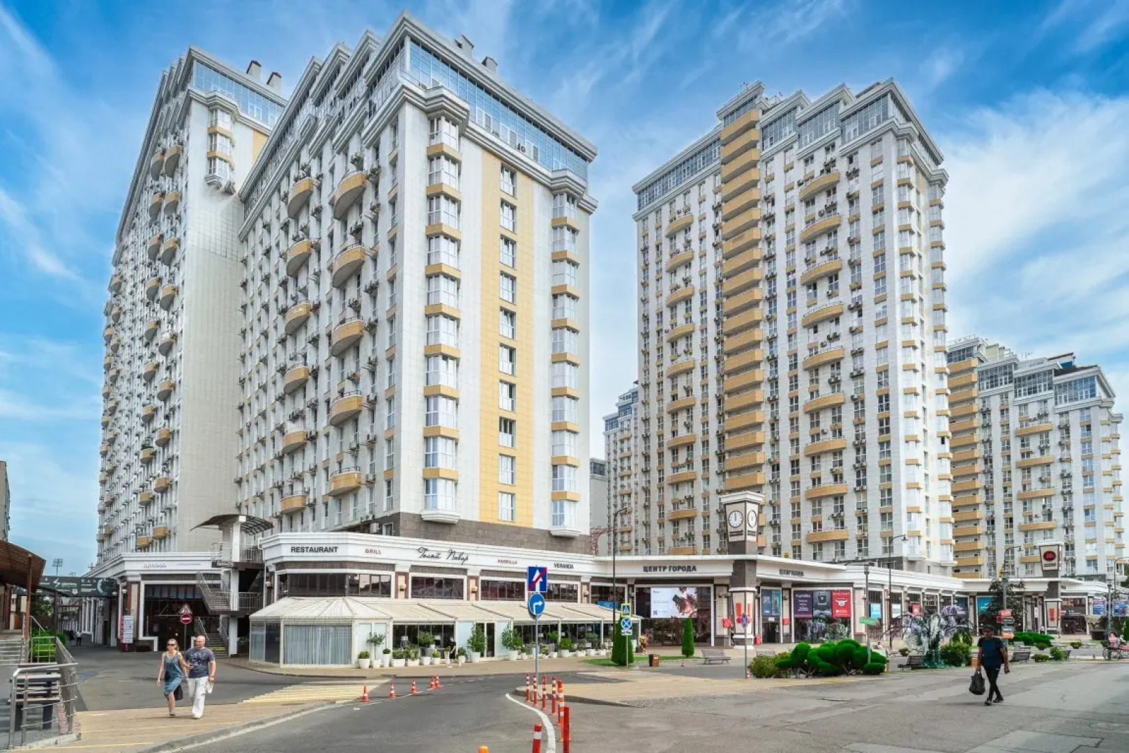 Апартаменты с Видом на Город Тутживут на Красной