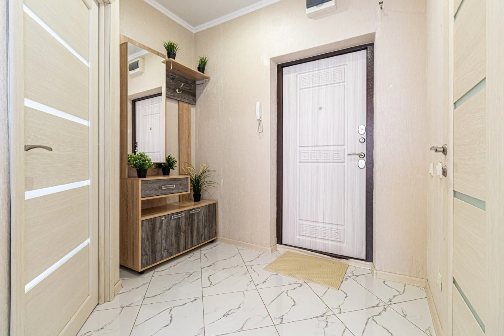 Апартаменты с Новым Ремонтом Возле Парка Галицкого