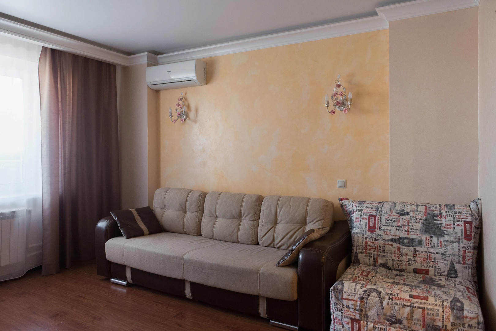 Bulvar 60-Letiya Pobedyi 10 Apartments