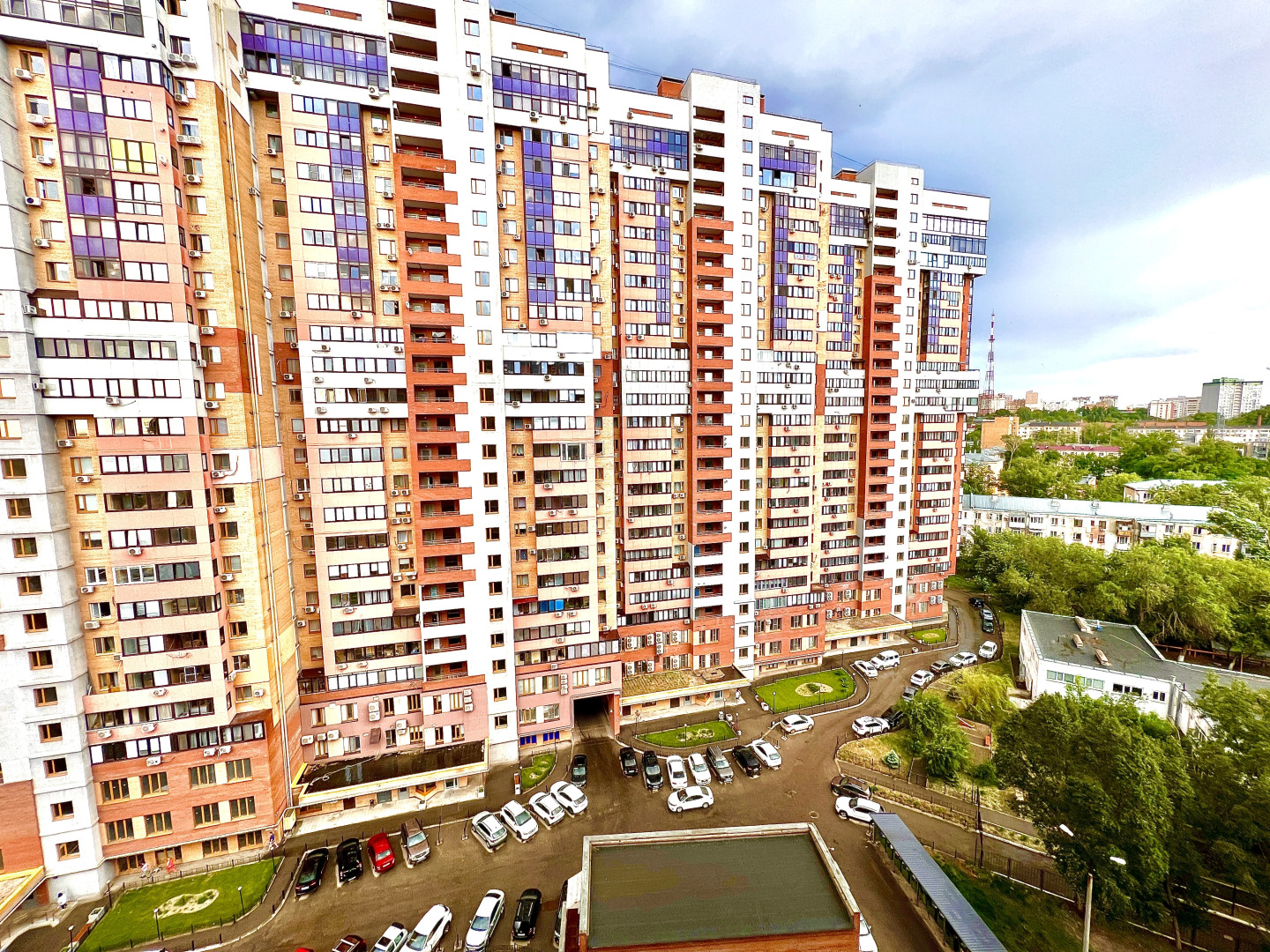 Апартаменты двухкомнатные на 13 этаже в ЖК Современник рядом с МТЛ-Арена