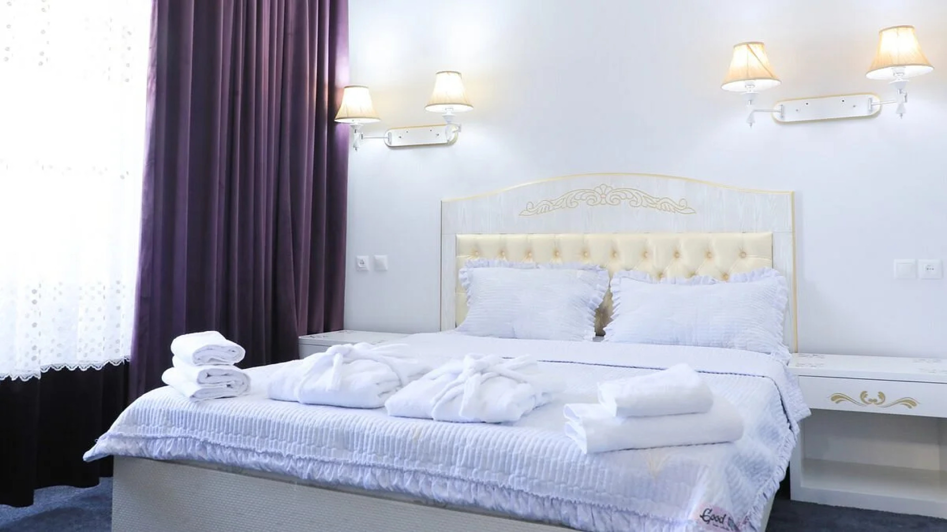 Отель Maqom Plaza