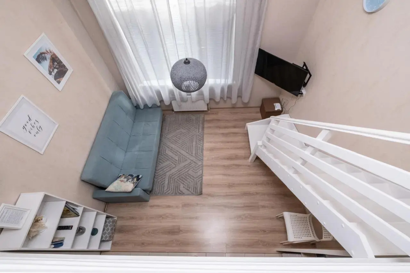 Апартаменты Двухуровневая студия на Роторной