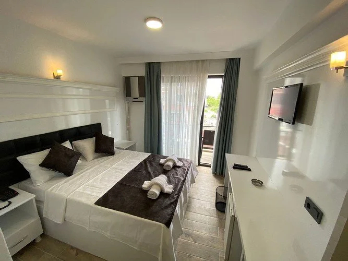 Atas Aqua Otel Avsa