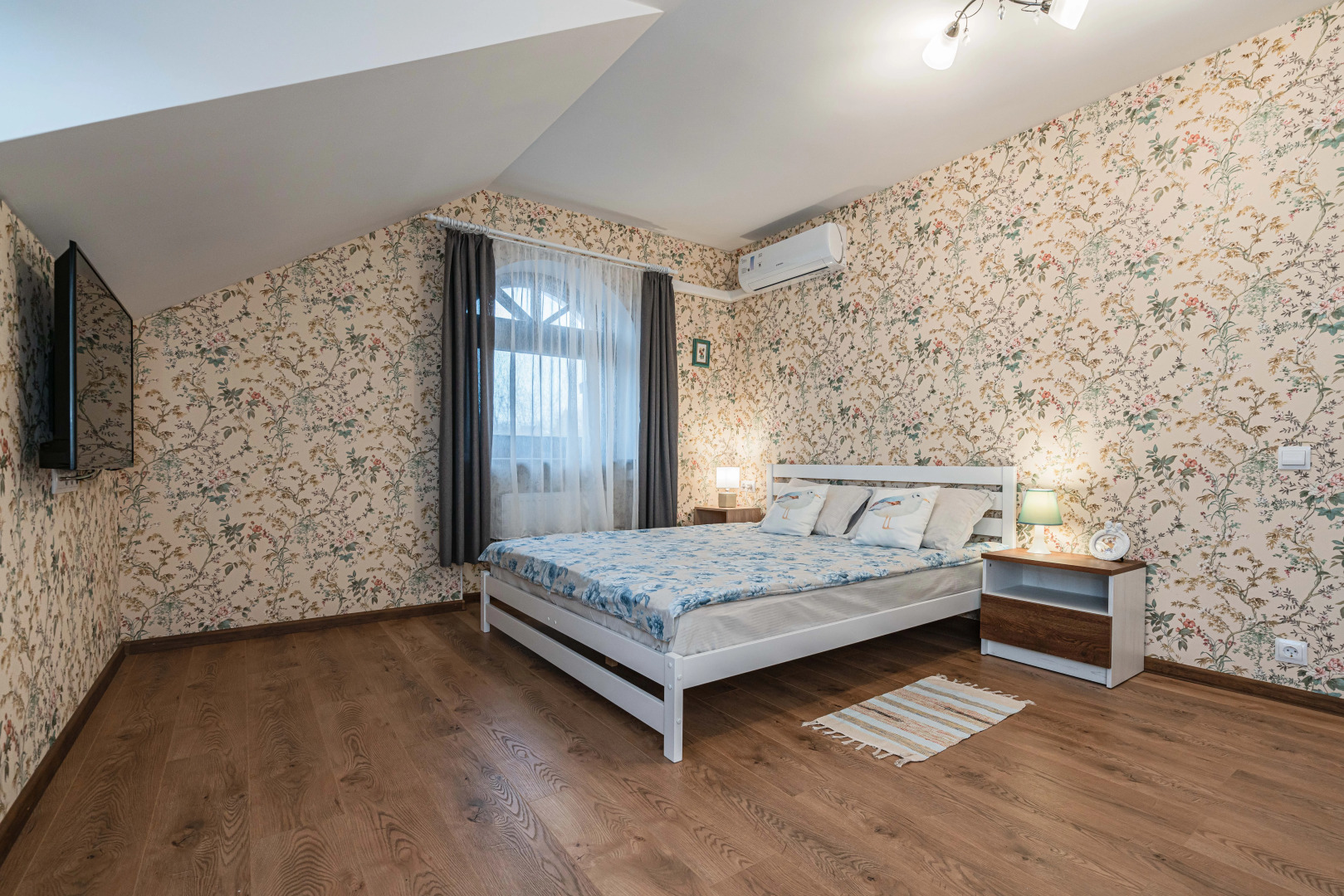 Квартира Трехкомнатная Московская 12