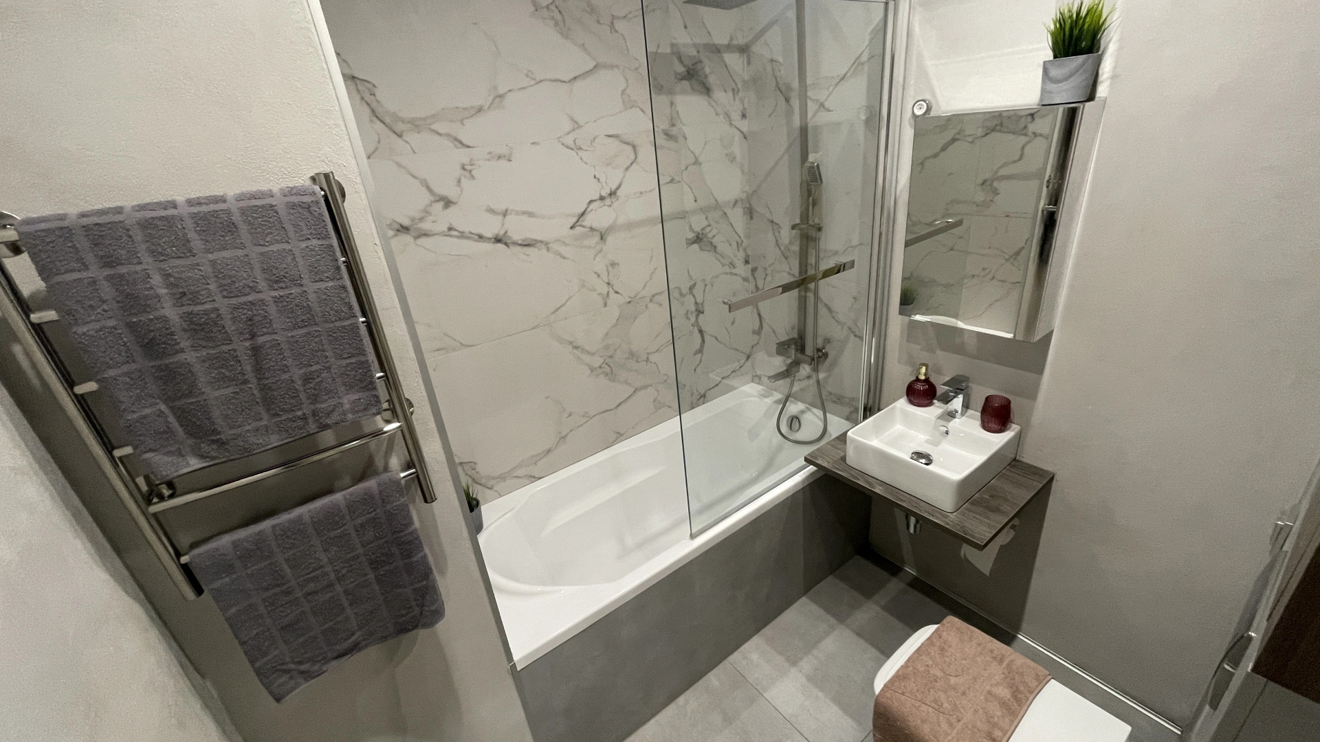 Апартаменты Евро 2-шка Мкр.Солнечный Дизайнерский Ремонт