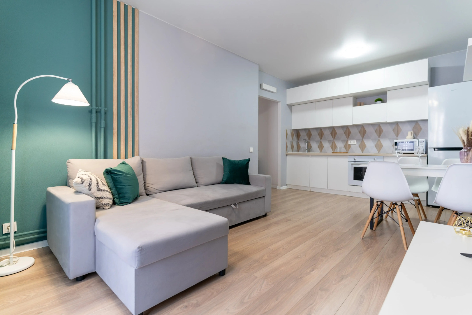 Апартаменты евротрёхкомнатные на Полимерном 13