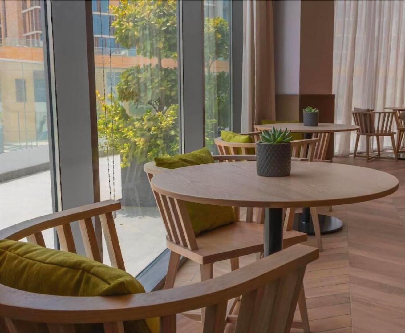 Отель IntercityHotel Dubai Jaddaf Waterfront