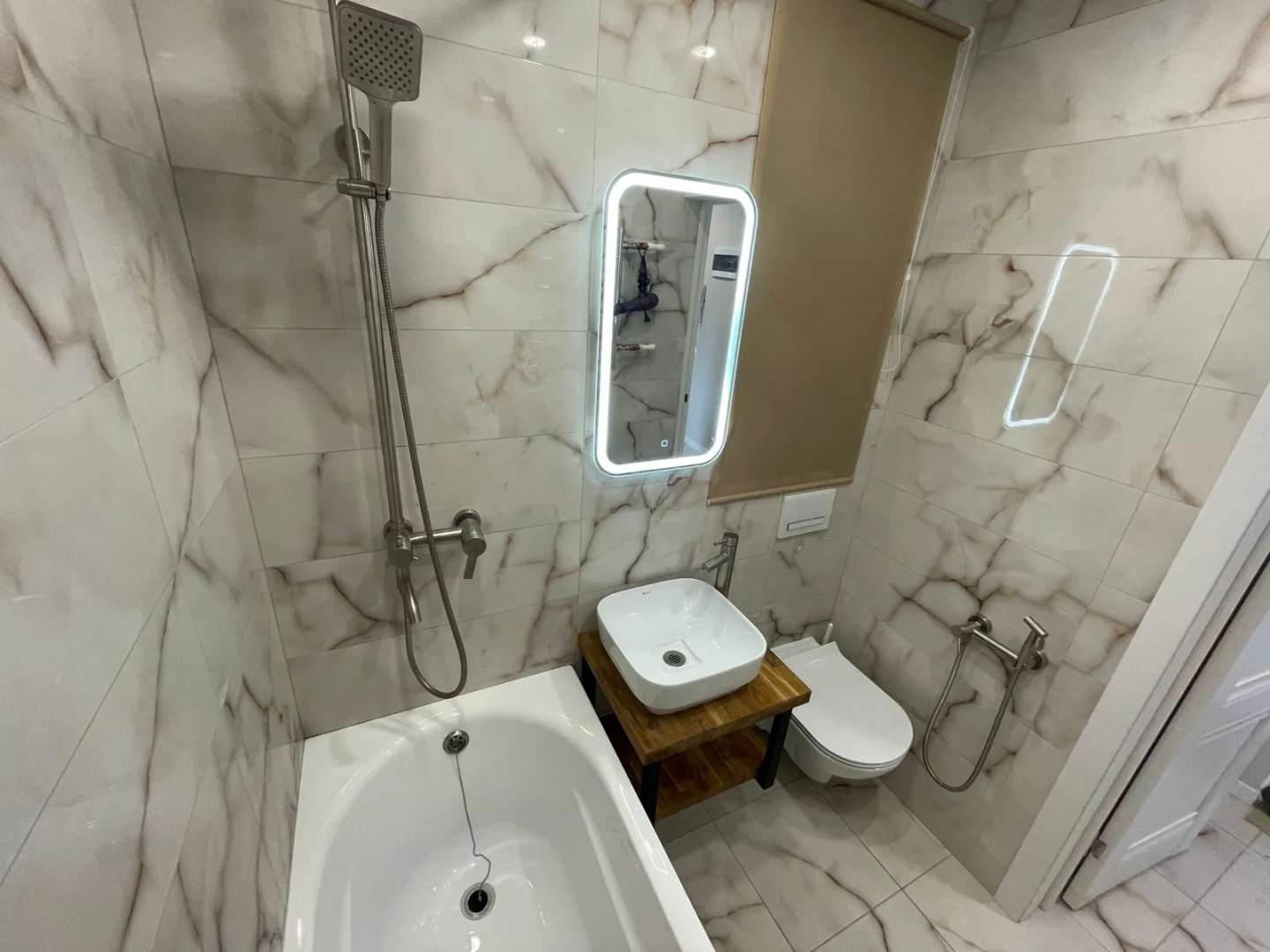 Апартаменты 2-х комнатные апартаменты на Есенина 69