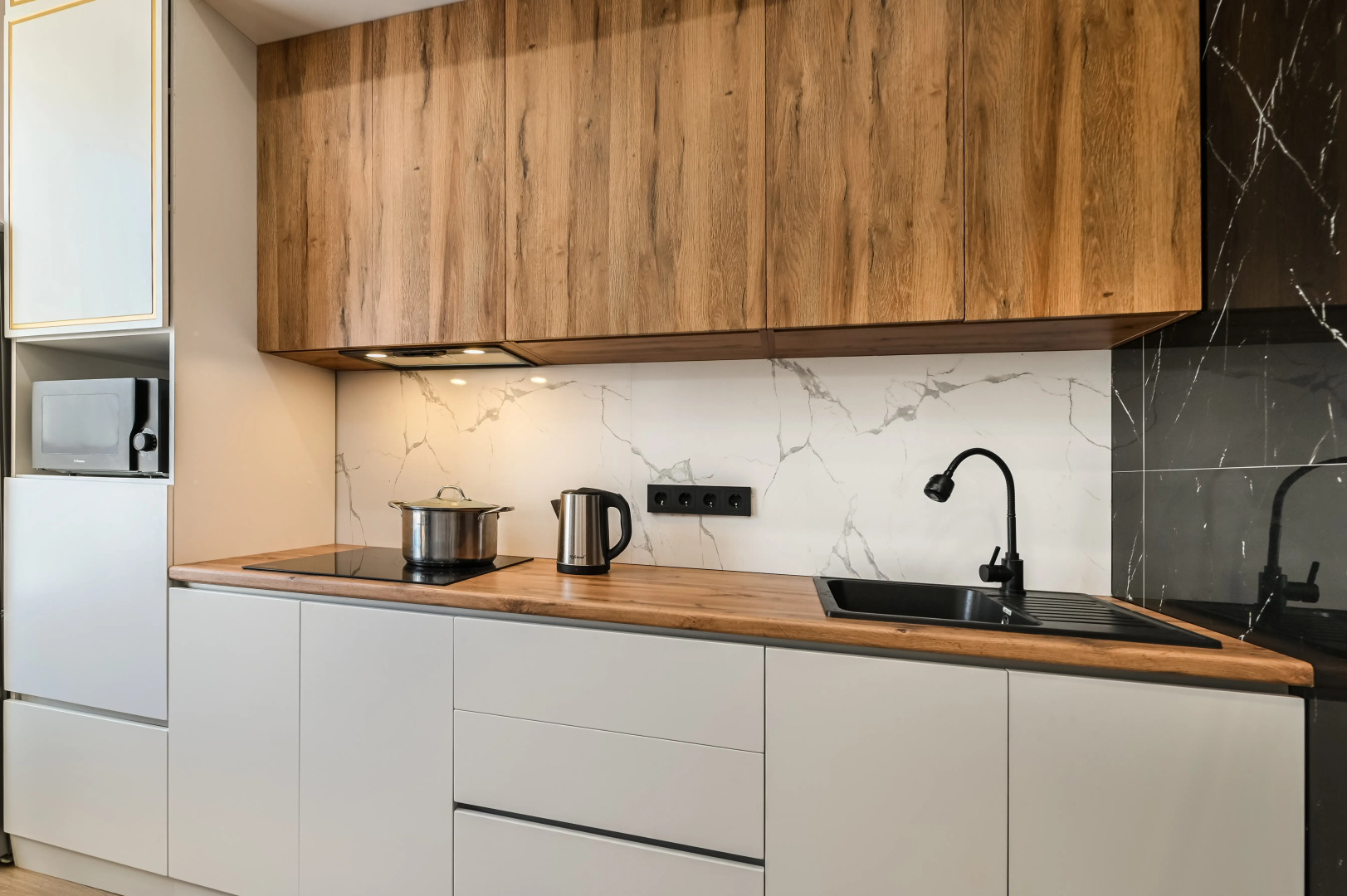 Апартаменты Просторная двухкомнатная Возле Хан-Шатыра