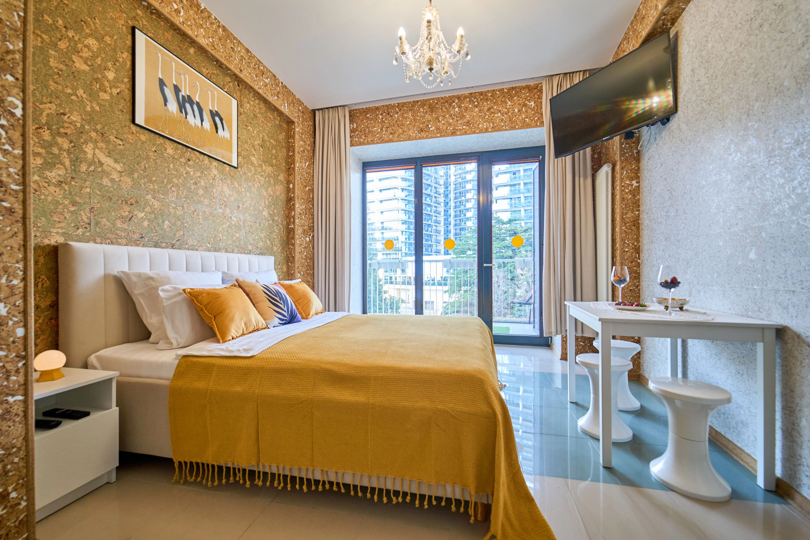 Апартаменты с бассейном Актёр Гелакси