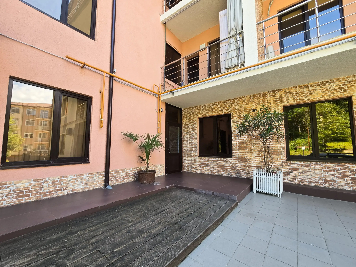 Квартира Студия на тихой улице с видом на лес