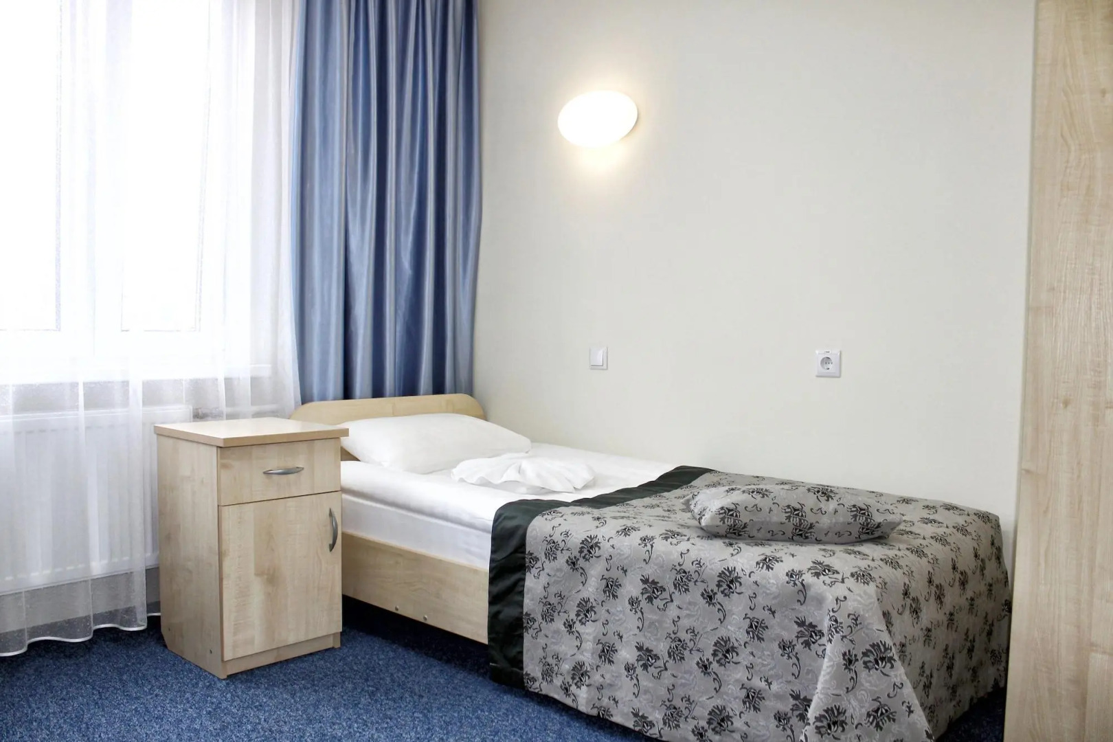 Отель Ист Тайм TGB