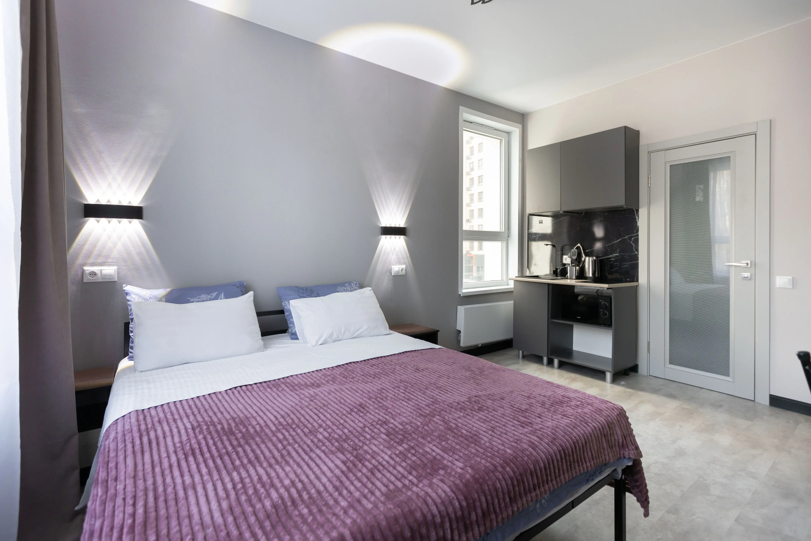 Апартаменты Студия на П. Романова