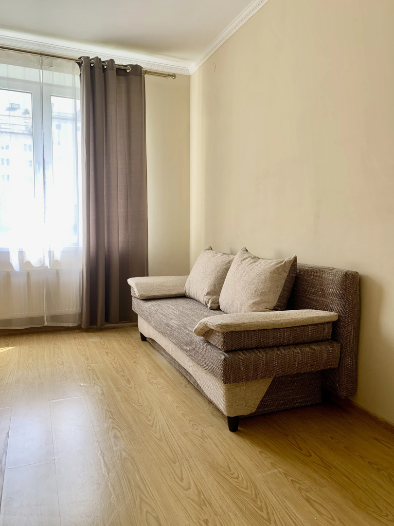 Апартаменты тихая светлая и просторная возле центра