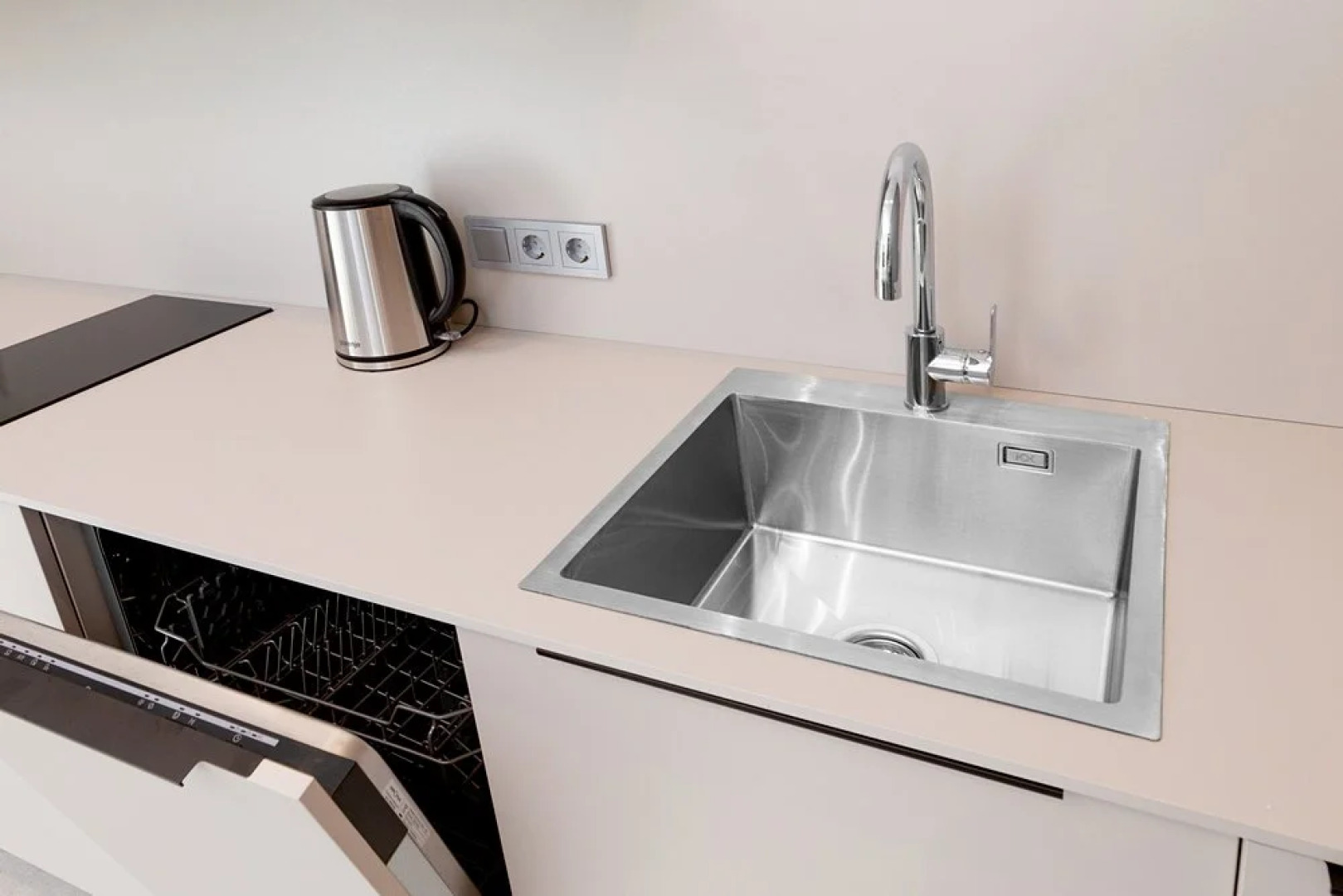 Апартаменты 4Кайф Atlantis 19а первая линия у моря