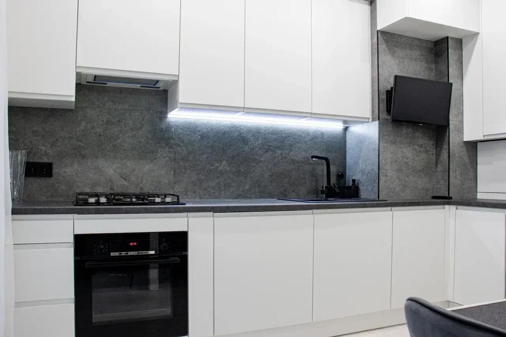 Апартаменты Люкс в центре Верхнее озеро, новый дом, Колибри#88А