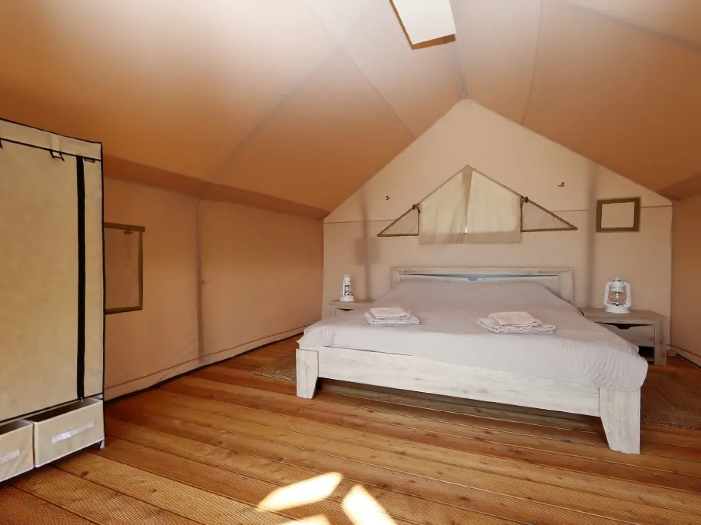 Глэмпинг Остров