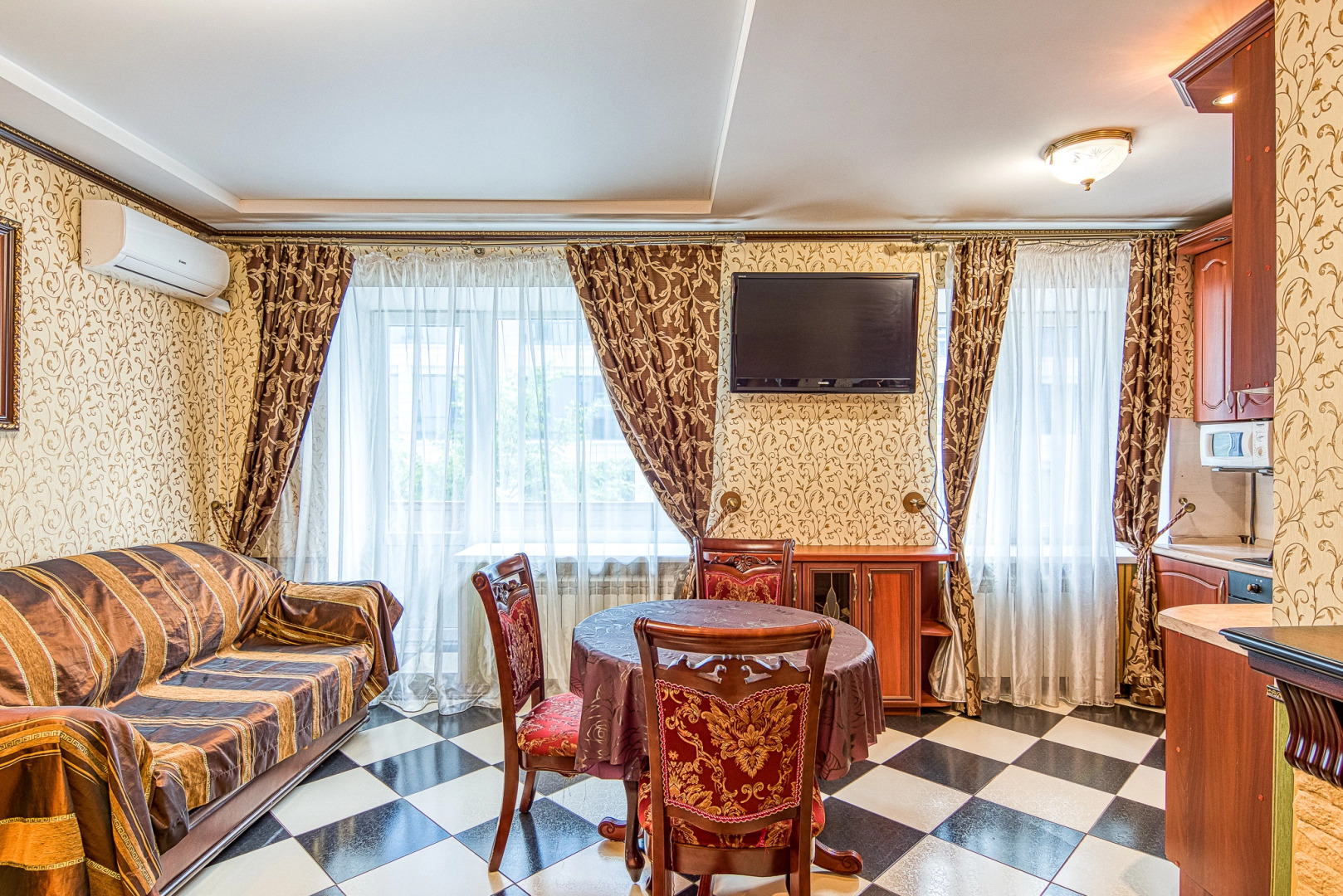 Апартаменты Квартира на Островского