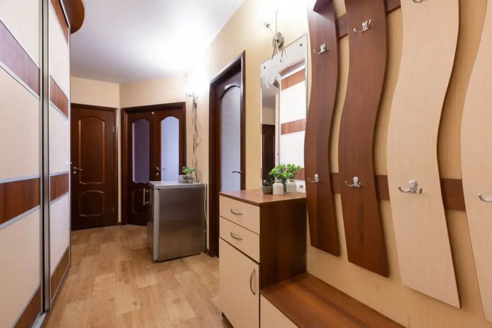 Апартаменты 2 комнатные с балконом в центре города, рядом Парк Победы