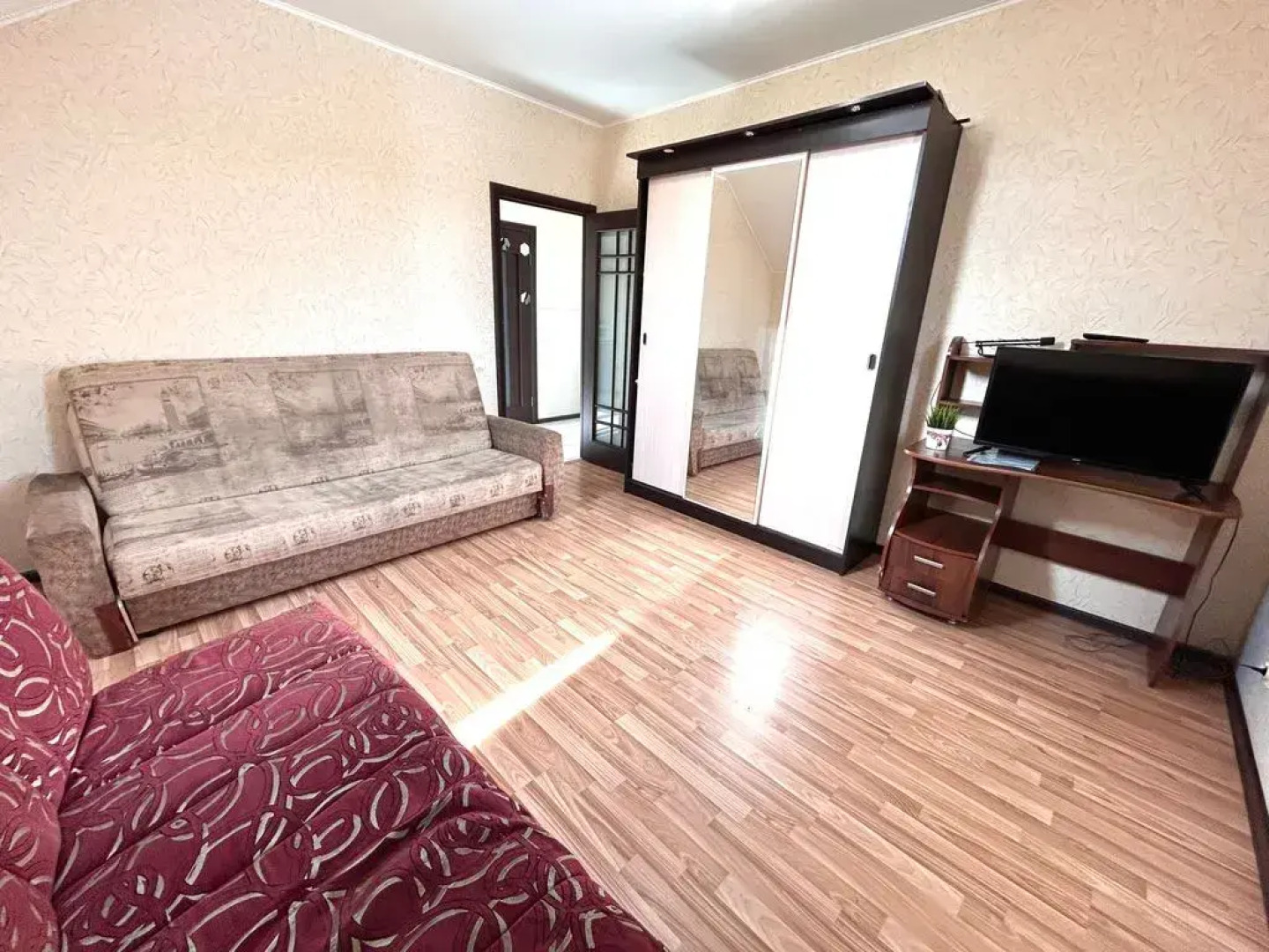 Апартаменты 2-к квартира Каракозова 10