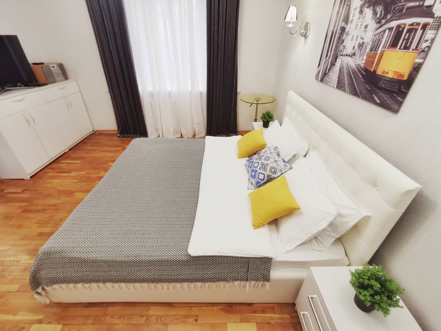 Апартаменты M.O.O.N. APARTMENTS Zenkova 86