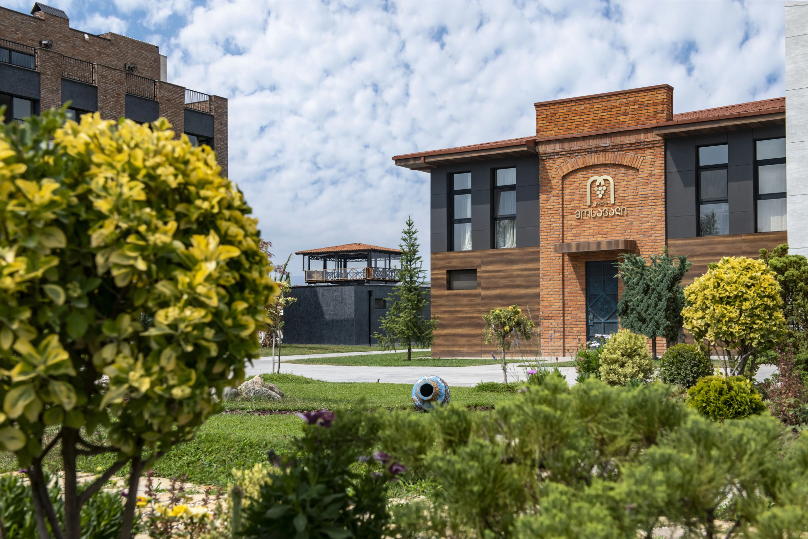 Курортный отель Mosavali