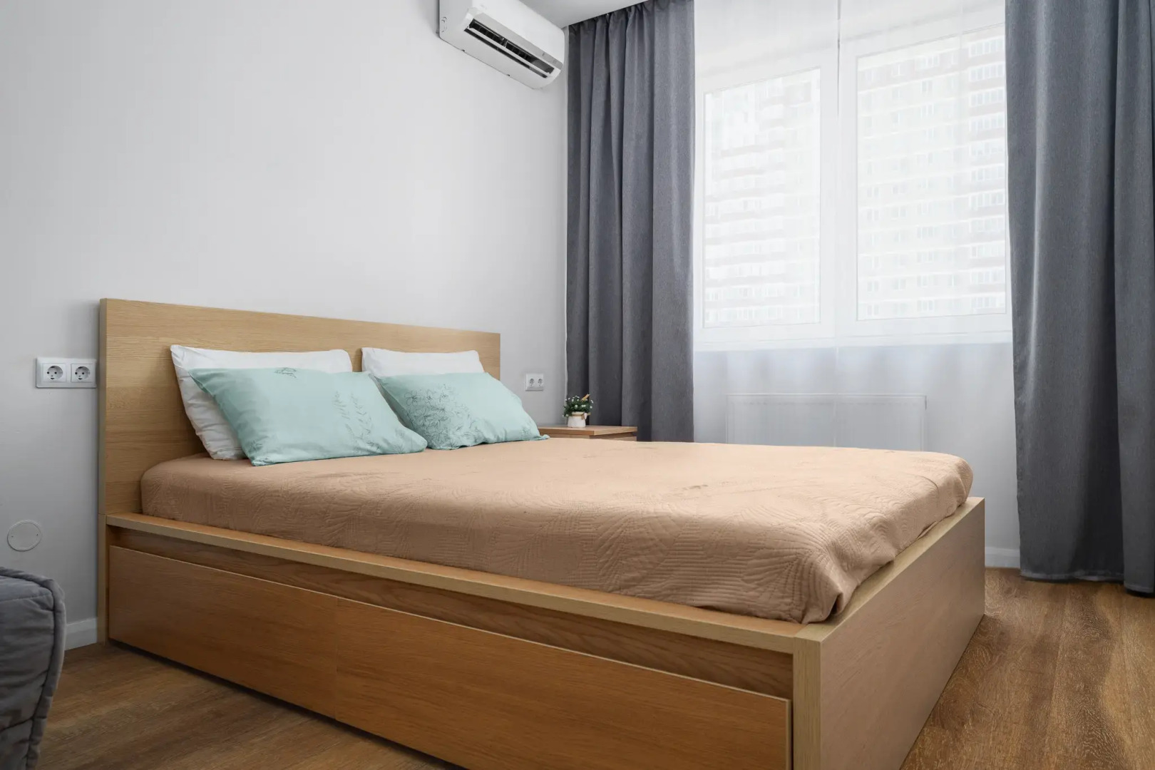 Квартира на Евгении Жигуленко 13/2