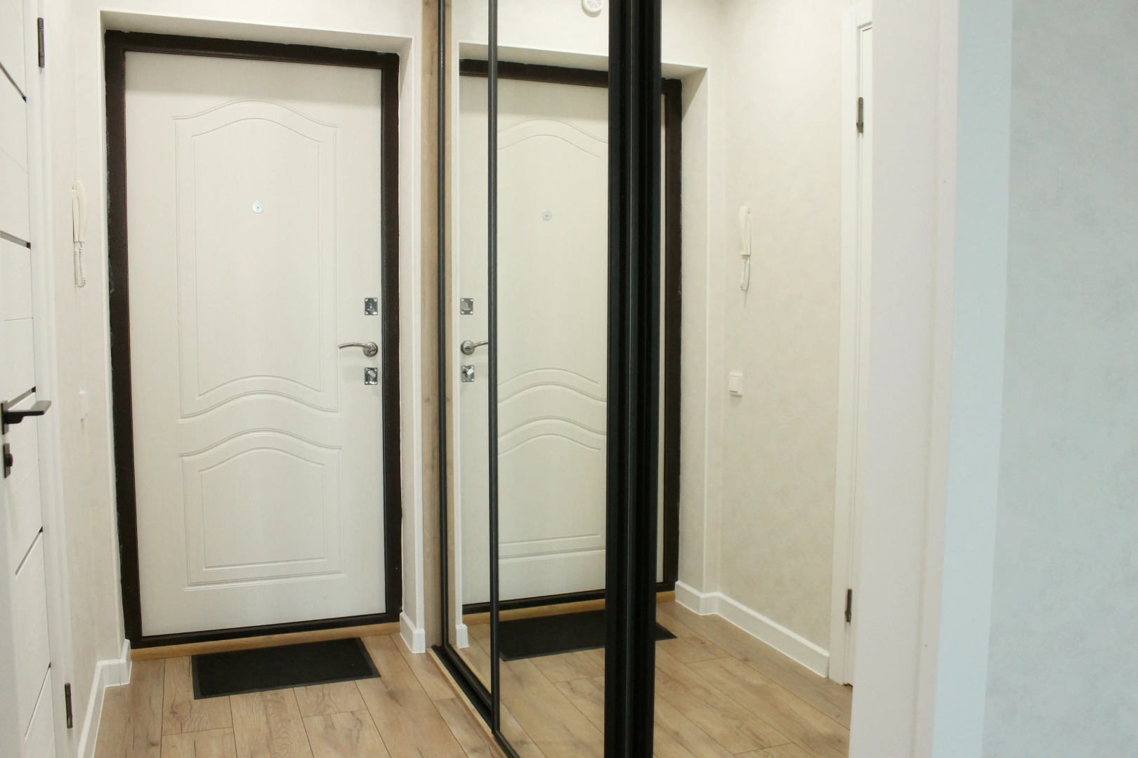 Квартира - студия рядом с проспектом Октября.