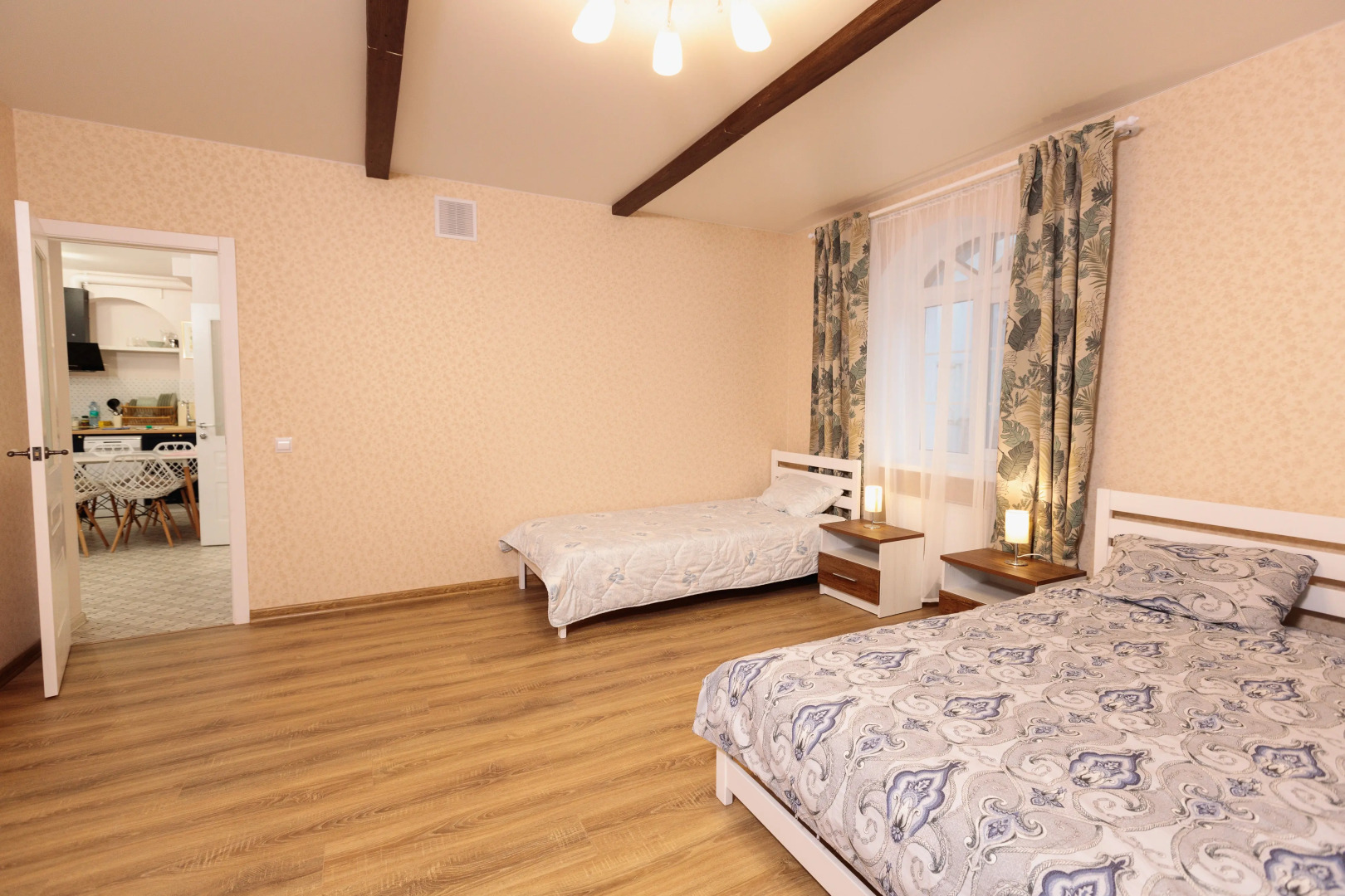 Квартира Двухкомнатная Московская 12