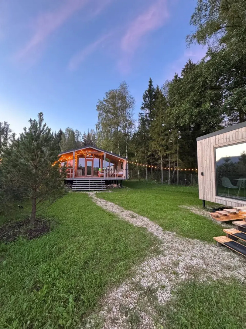 Частный дом с баней и чаном у воды и леса