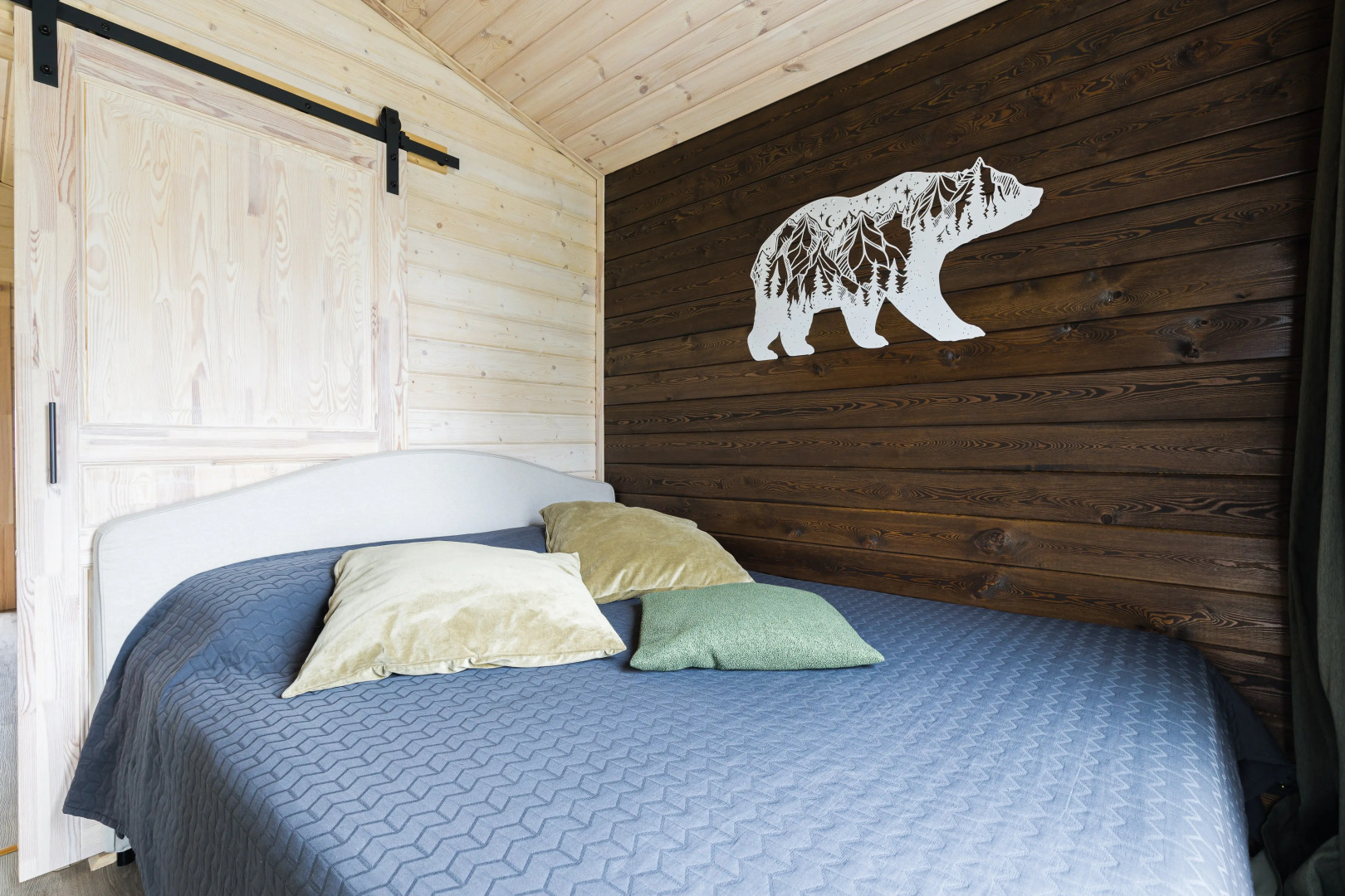 Частный дом у леса