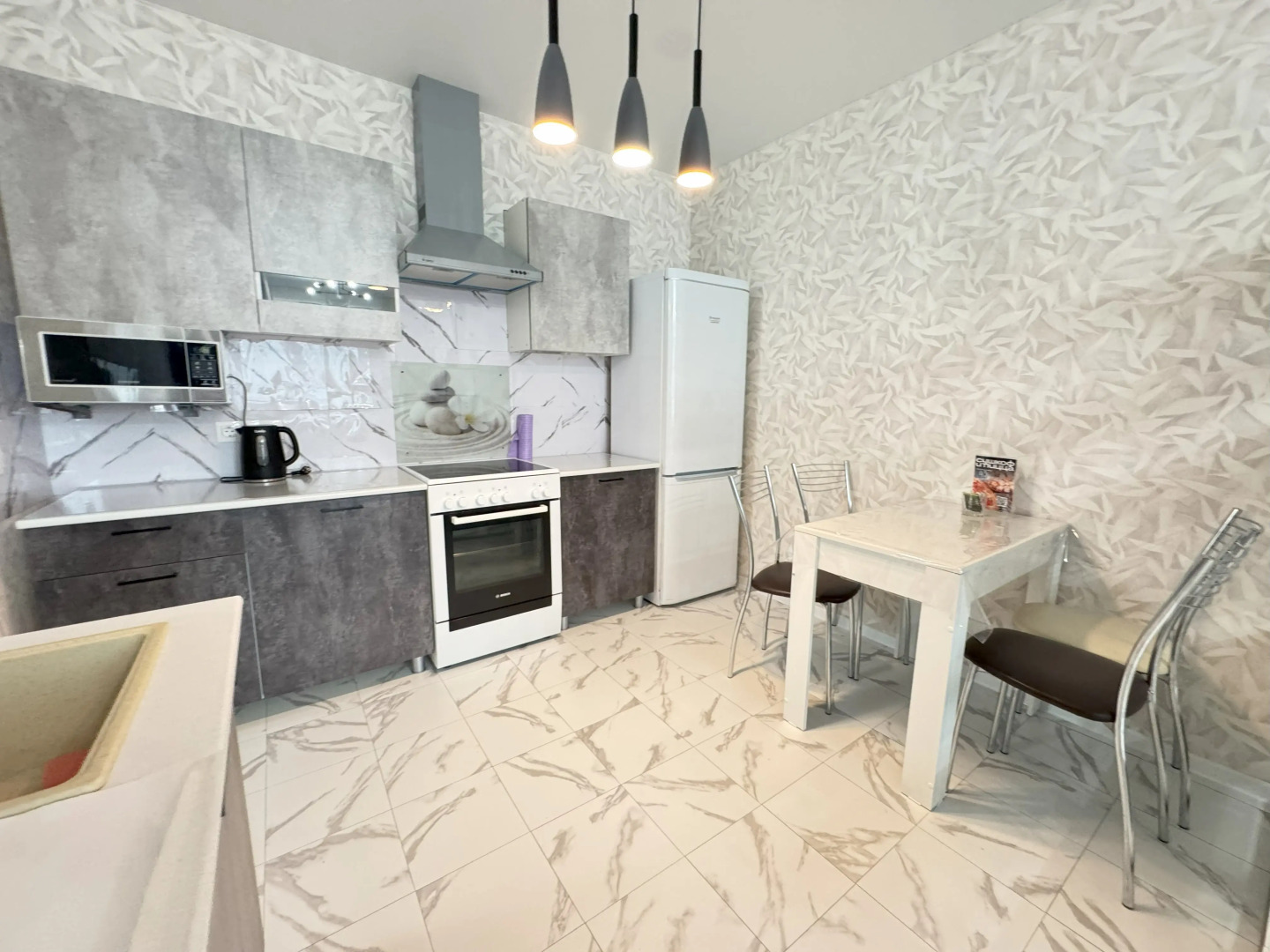 Квартира Пятиместная Красивая в Новом Районе Дивный Квартал у Озера