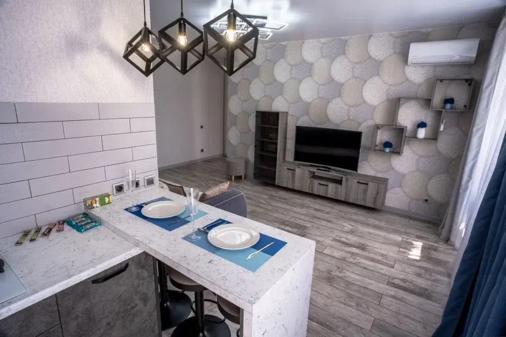 Апартаменты евродвушка со стильным ремонтом в самом центре города