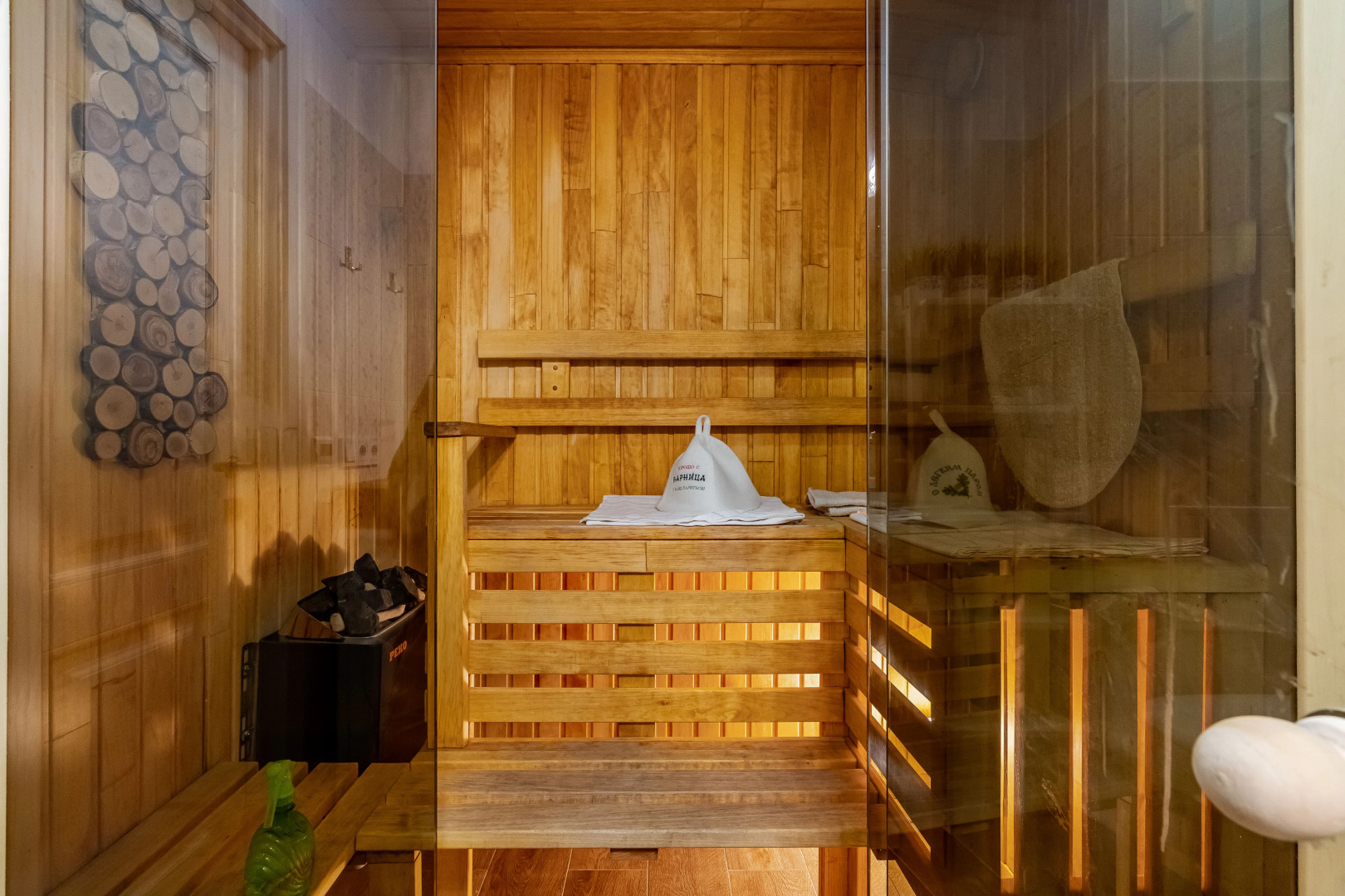 Апартаменты с сауной на Данини